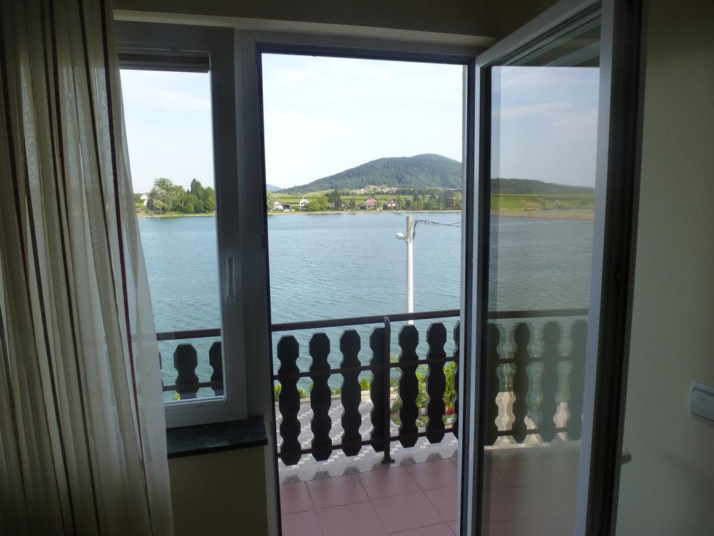 Apartments Mise Ogulin Δωμάτιο φωτογραφία