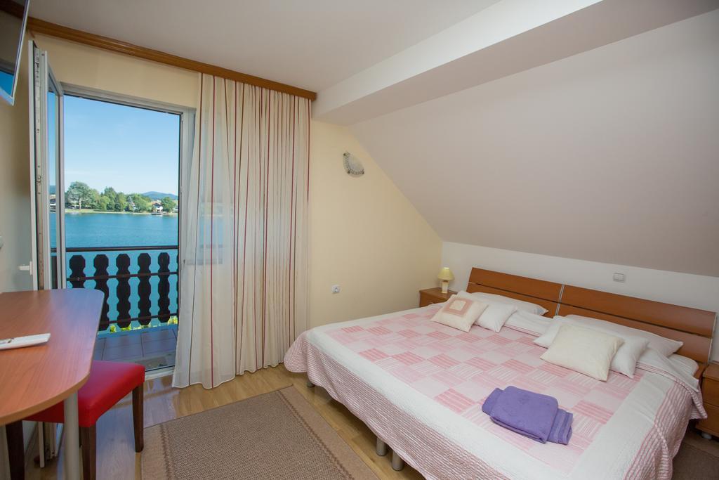 Apartments Mise Ogulin Εξωτερικό φωτογραφία