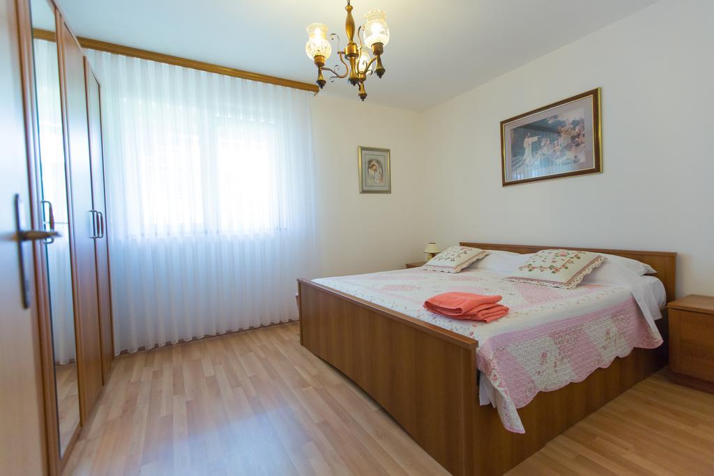 Apartments Mise Ogulin Εξωτερικό φωτογραφία