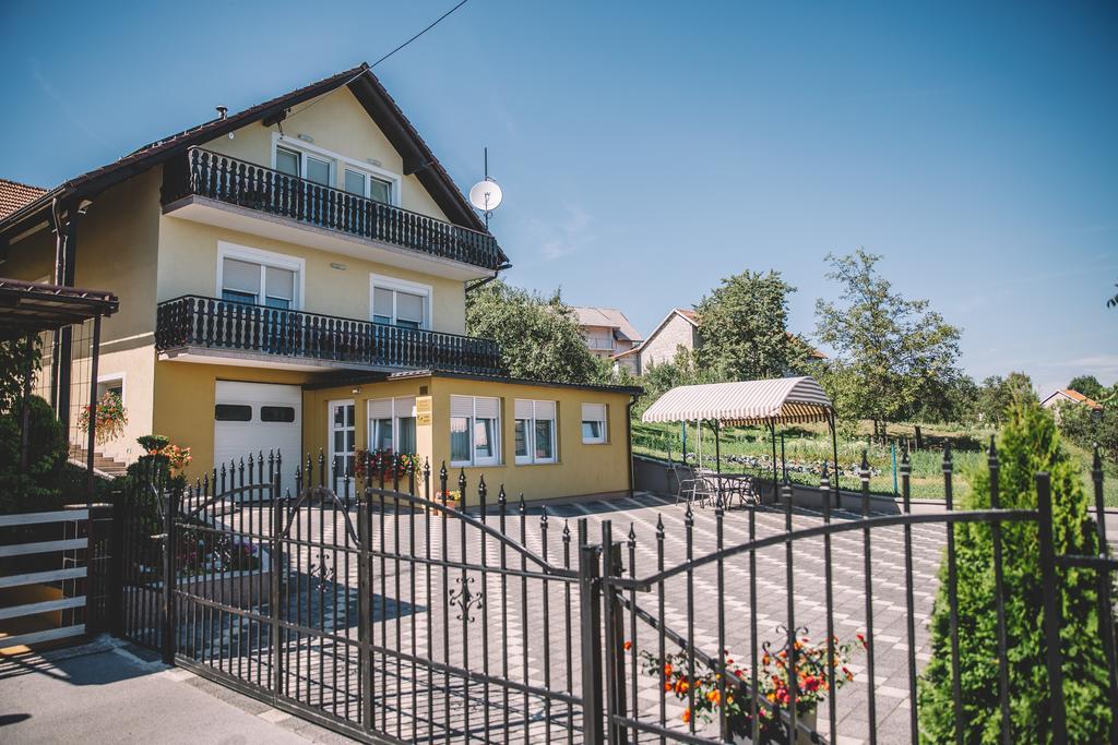 Apartments Mise Ogulin Εξωτερικό φωτογραφία