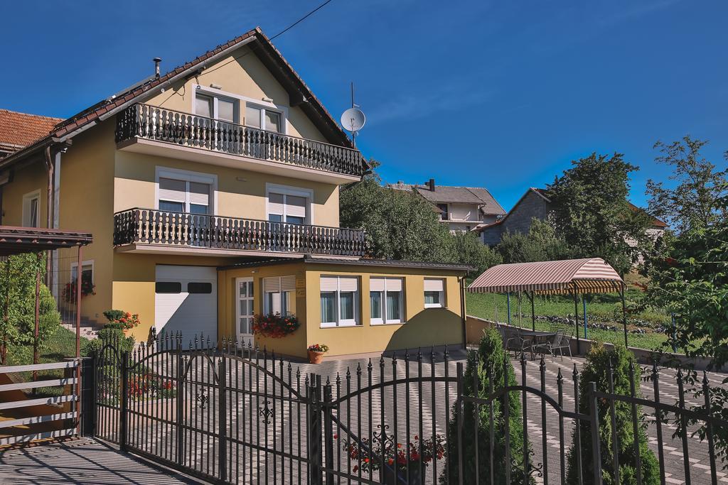 Apartments Mise Ogulin Εξωτερικό φωτογραφία