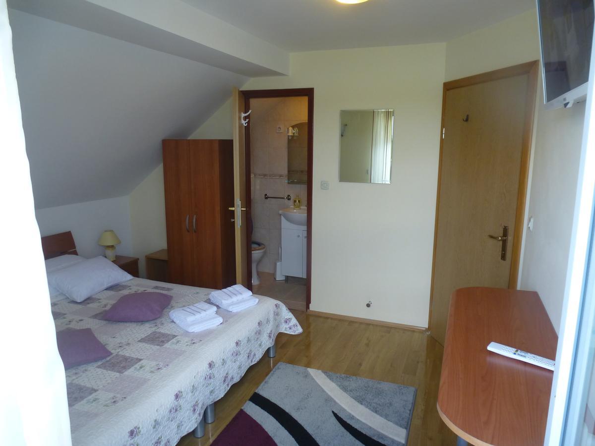 Apartments Mise Ogulin Εξωτερικό φωτογραφία