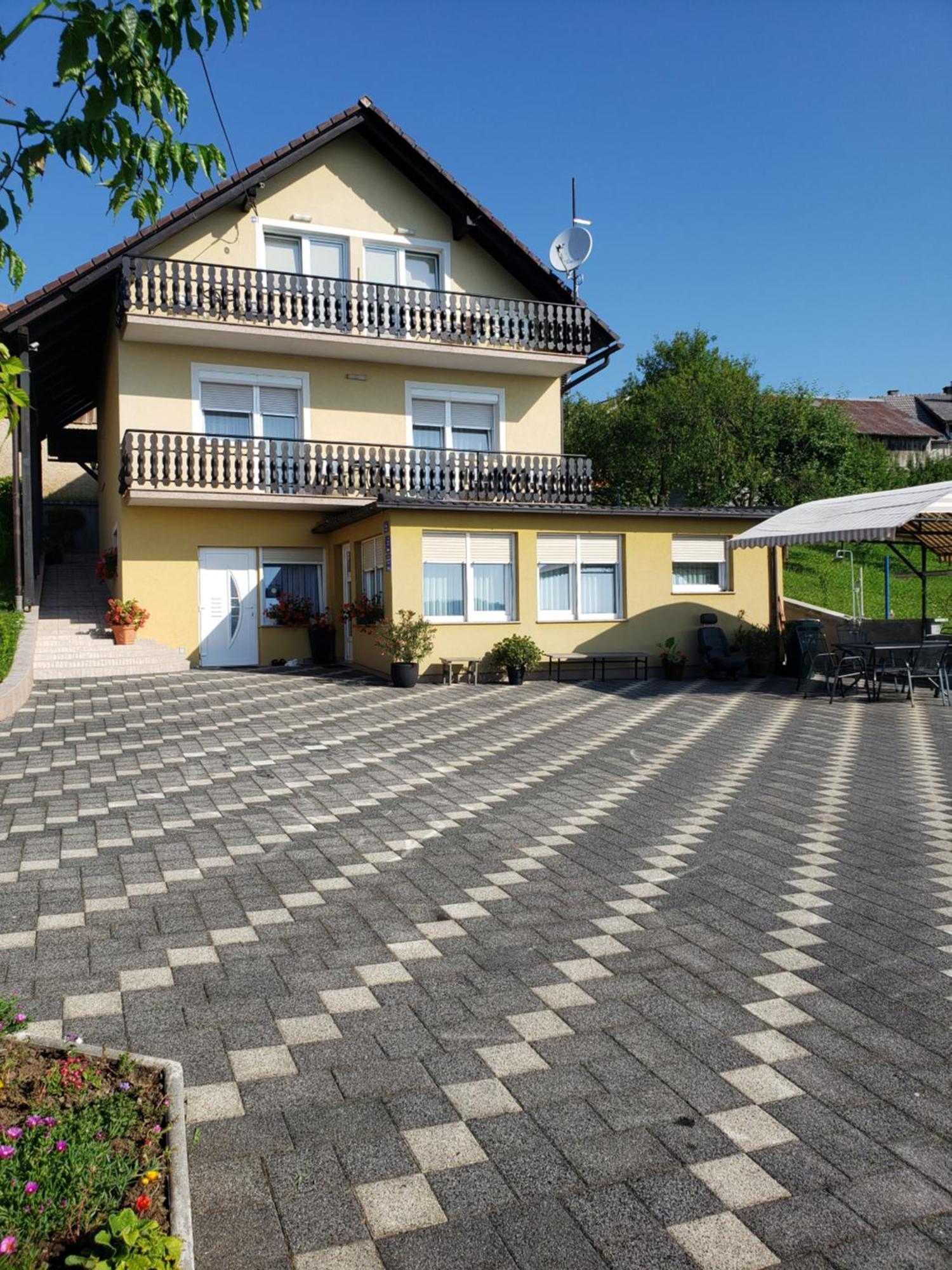 Apartments Mise Ogulin Εξωτερικό φωτογραφία